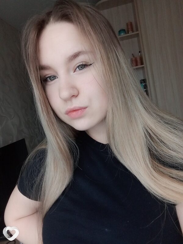 Карина, 21, Томске — анкета №2169607