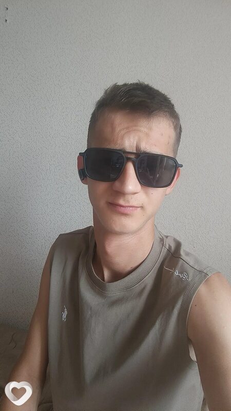 Кирилл, 19, Абакане — анкета №2170711