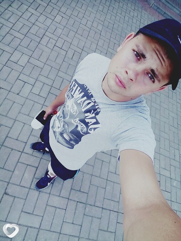 Дима, 21, Москве — анкета №2151404