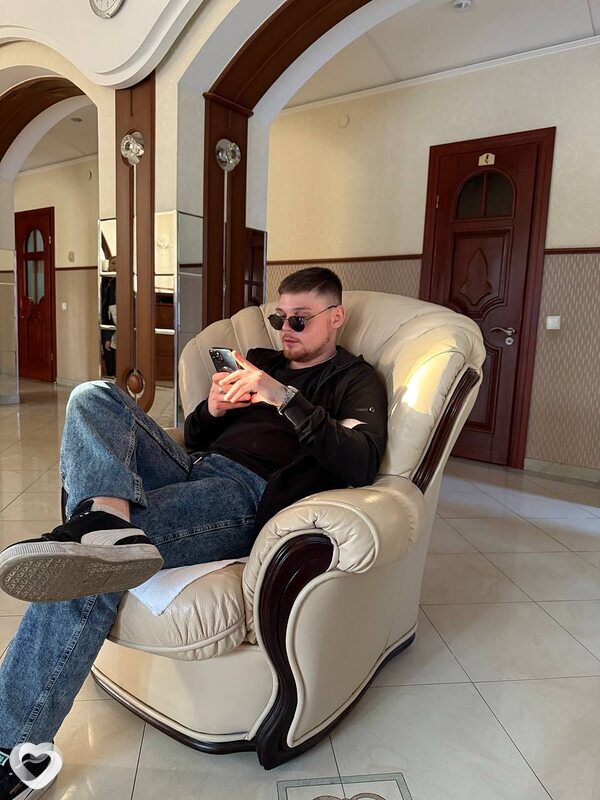 Артем, 26, Симферополе — анкета №2171475