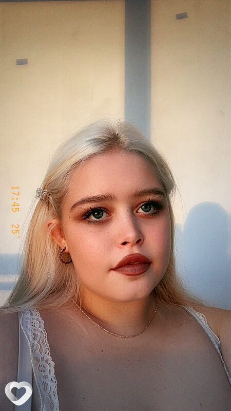 Дарья, 21, Омске — анкета №2173558
