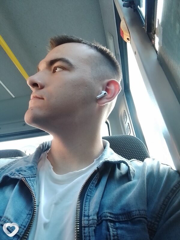 Виталий, 22, Барнауле — анкета №2174746