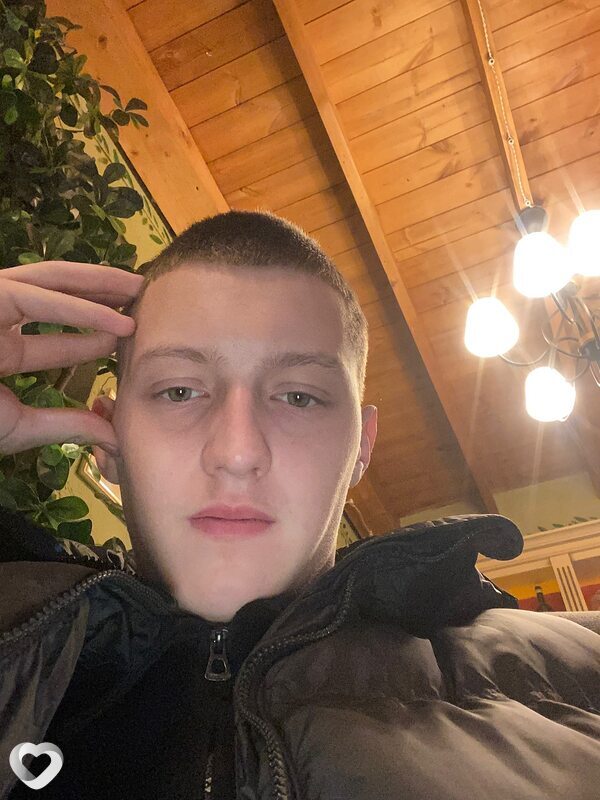 Андрей, 19, Златоусте — анкета №2175184