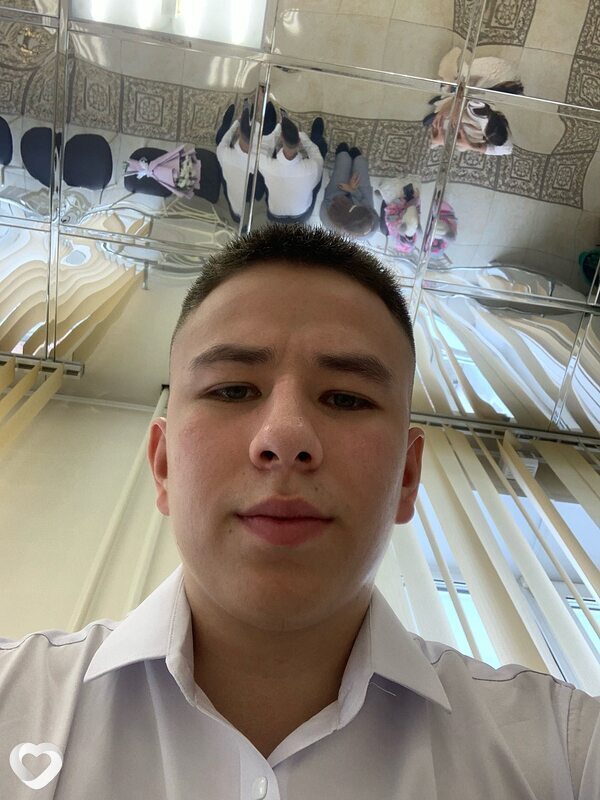 Николай, 21, Москве — анкета №2176487