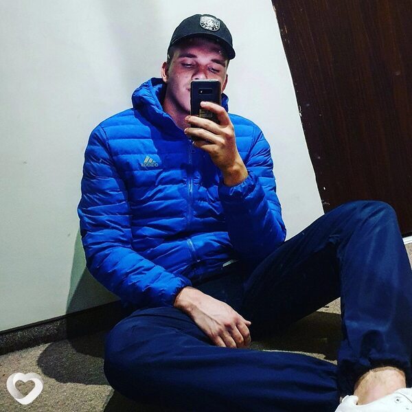 Артем, 27, Уссурийске — анкета №2177625