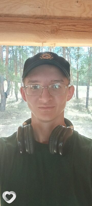 Арсений, 21, Саратове — анкета №2180214