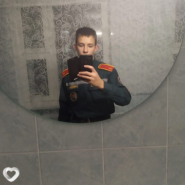 Эдуард, 21, Минске — анкета №2180604