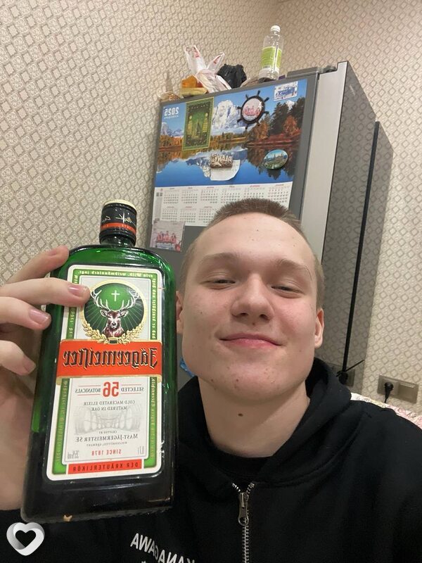 Кирилл, 19, Сургуте — анкета №2180825