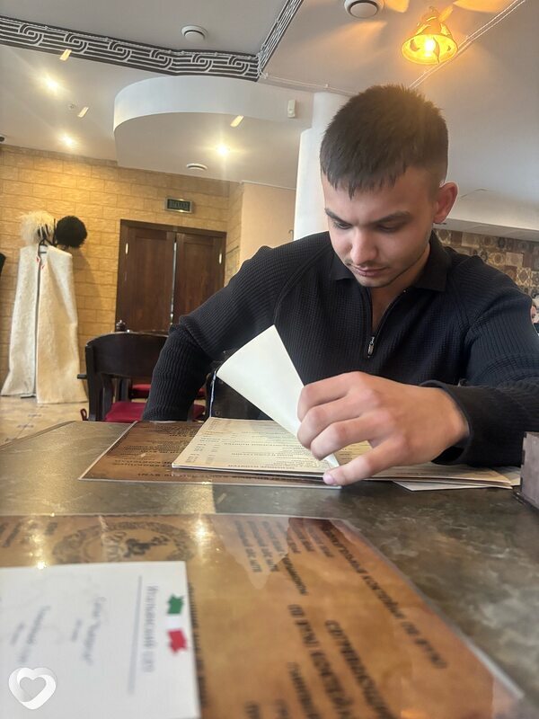 Иван, 21, Хойниках — анкета №2181543