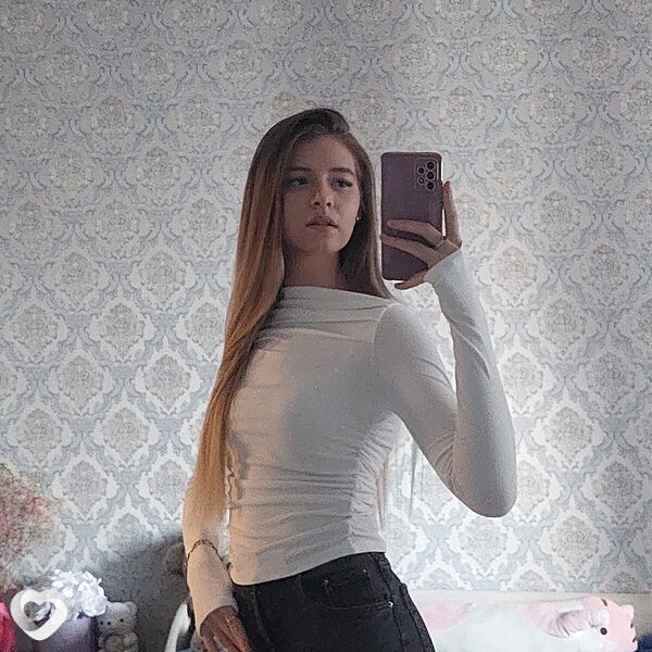 Оля, 21, Новокузнецке — анкета №2183109