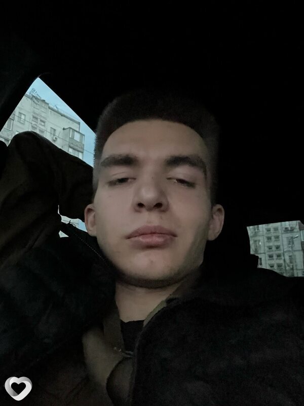 Артем, 22, Астрахани — анкета №2185057