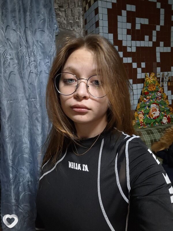 Виктория, 21, Белове — анкета №2185668