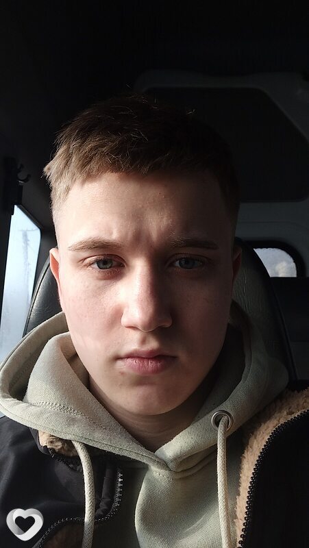 Артём, 23, Омске — анкета №2185928