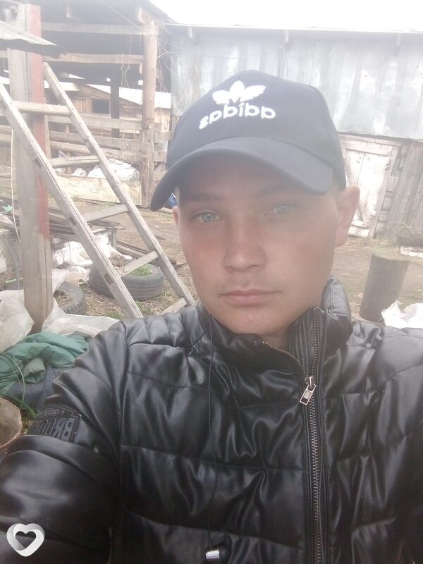 Антон, 23, Бийске — анкета №2186018