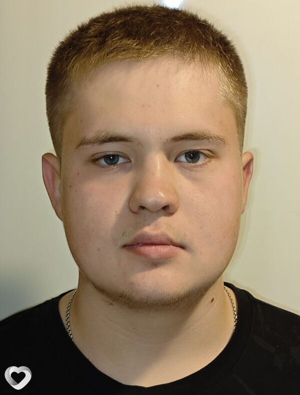 Михаил, 21, Москве — анкета №2186651