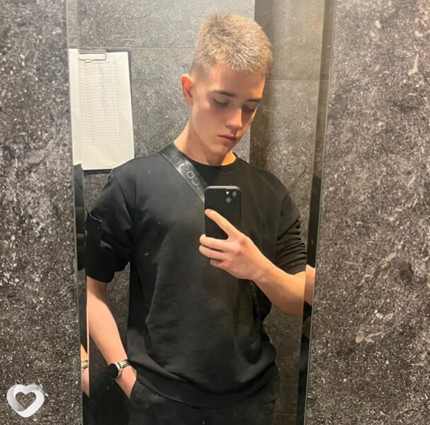 Дима, 19, Москве — анкета №2186385