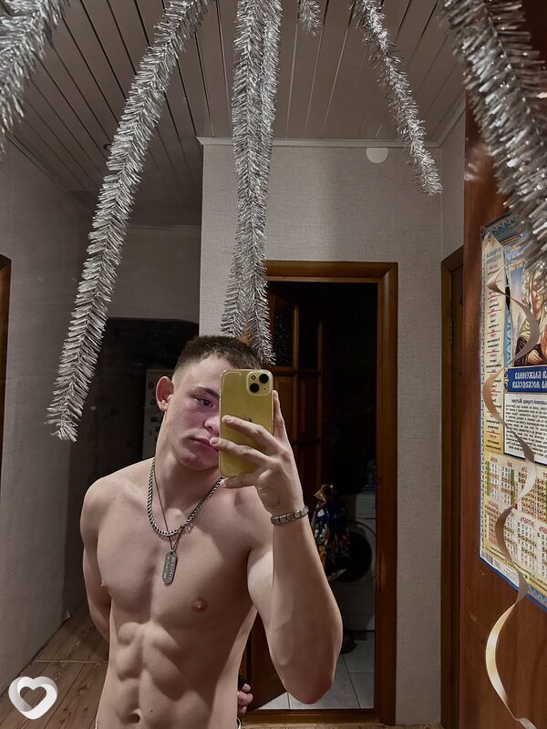 Евгений, 21, Первоуральске — анкета №2186947
