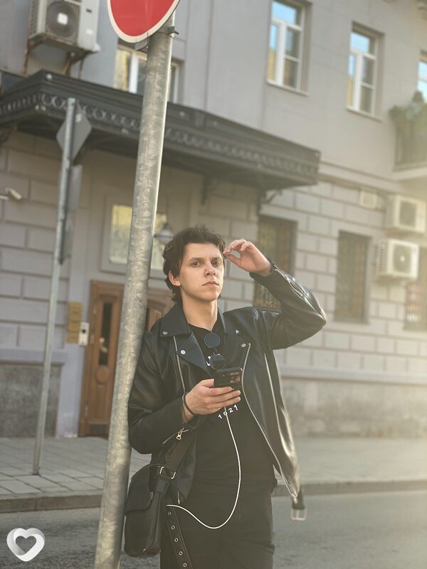 Даня, 19, Москве — анкета №2196344
