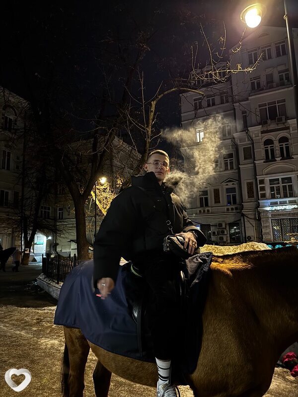 Денис, 24, Москве — анкета №2198461