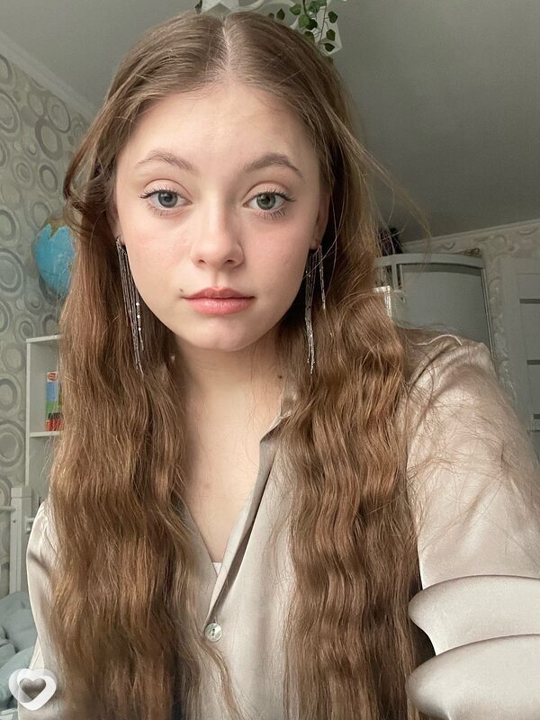 Лиза, 20, Санкт-Петербурге — анкета №2201949