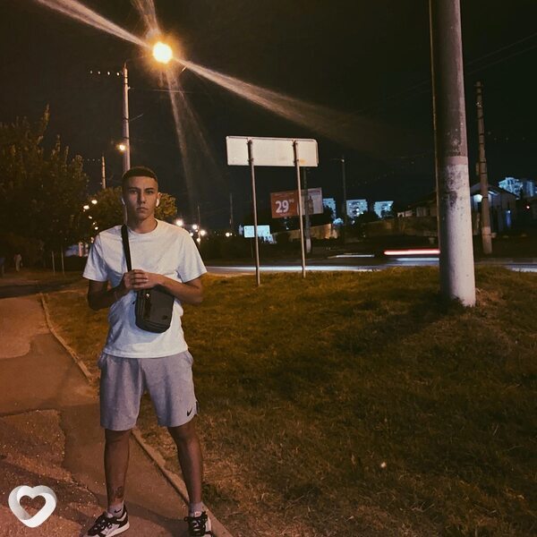 Денис, 25, Керчи — анкета №2202787