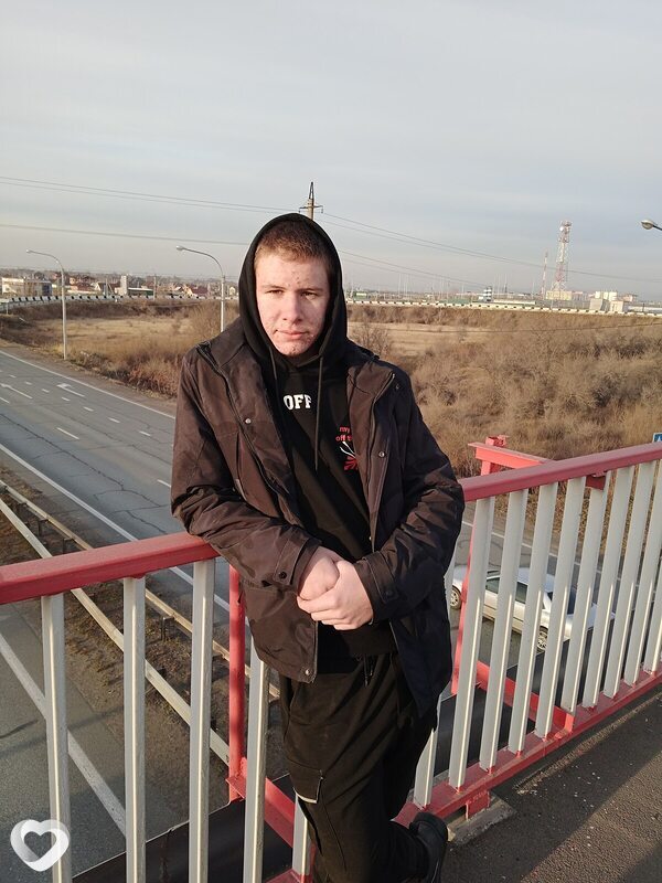 Алексей, 21, Абакане — анкета №2203001