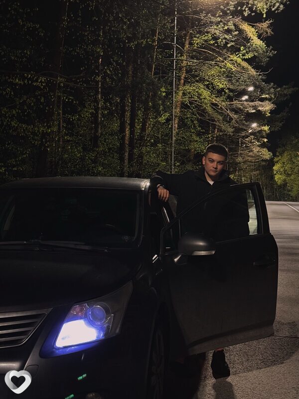Артем, 20, Казани — анкета №2203132