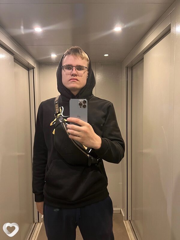 Павел, 24, Самаре — анкета №2203436