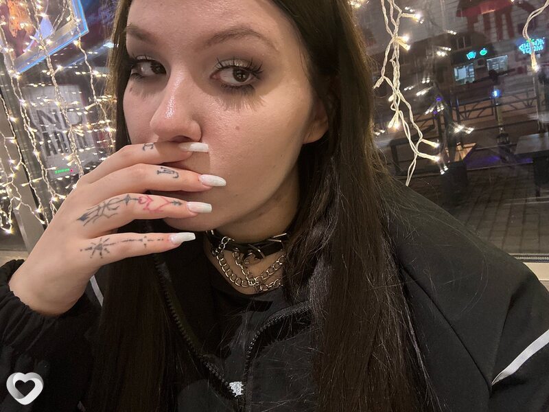 Арина, 20, Екатеринбурге — анкета №2204145