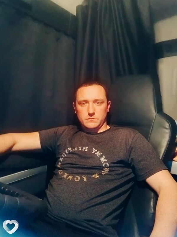 Валентин, 30, Энгельсе — анкета №2204888