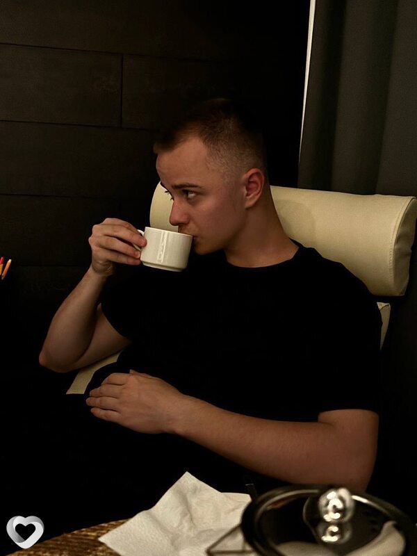 Макс, 20, Санкт-Петербурге — анкета №2204679