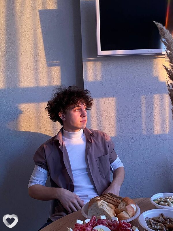 Георгий, 21, Иванове — анкета №2204560