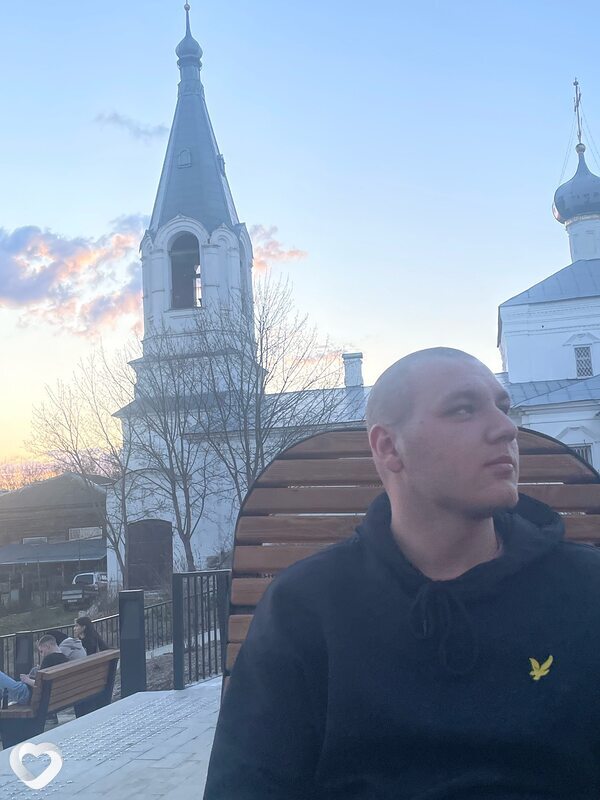 Артем, 19, Москве — анкета №2205785
