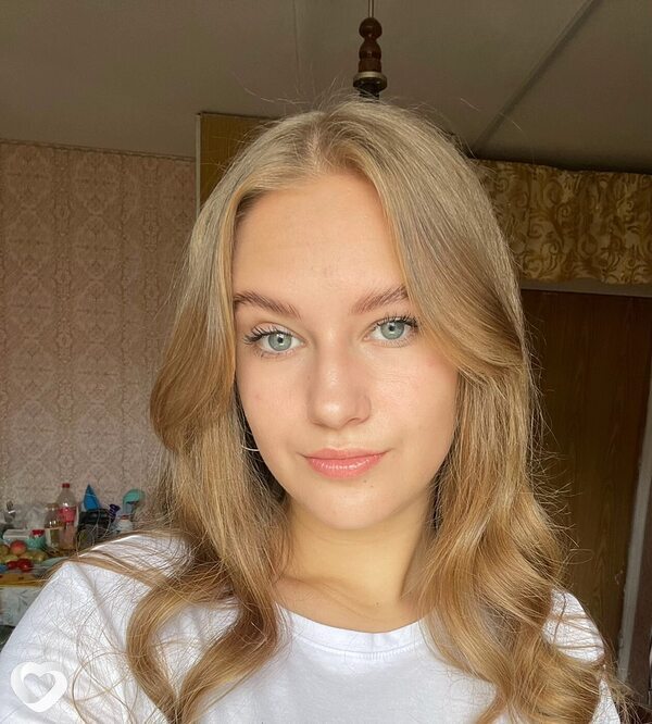 Юлія, 20, Кривое Роге — анкета №2207129