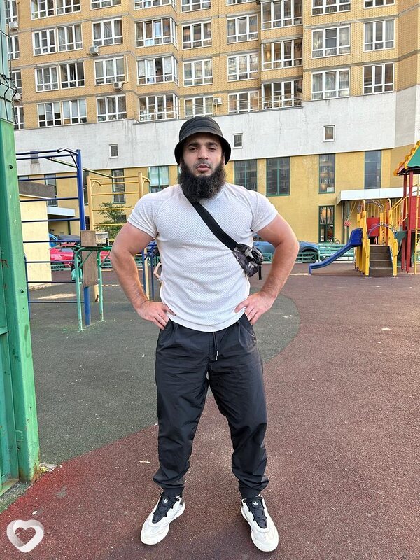 Умар, 31, Москве — анкета №2207384