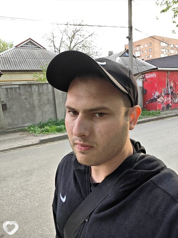 Илья, 23, Донецке — анкета №2207257