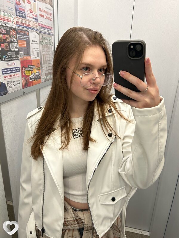 Александра, 21, Тюмени — анкета №2208631
