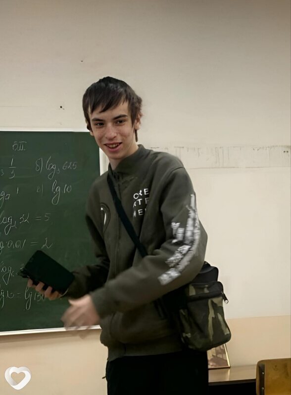 Максим, 20, Ижевске — анкета №2208683