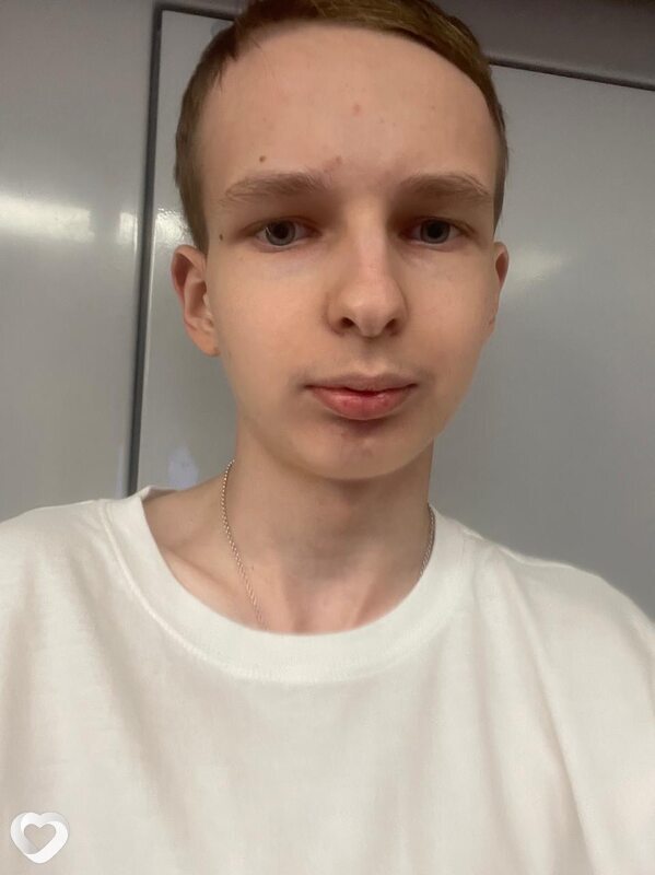 Максим, 21, Москве — анкета №2208785