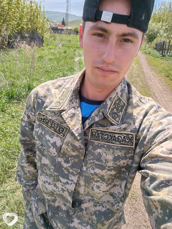 Данил, 22, Зыряновск — анкета №2209653