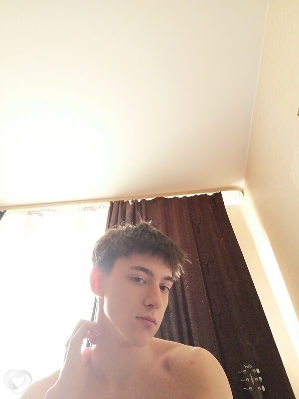 Максим, 20, Гомеле — анкета №2211368