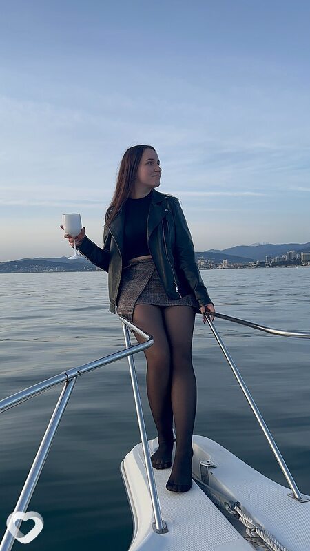 Анна, 24, Адлер — анкета №2211447