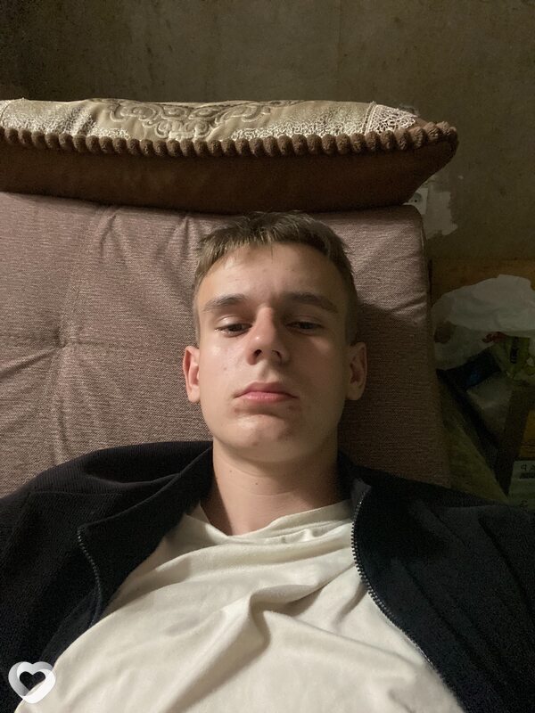 Александр, 19, Оренбурге — анкета №2212464