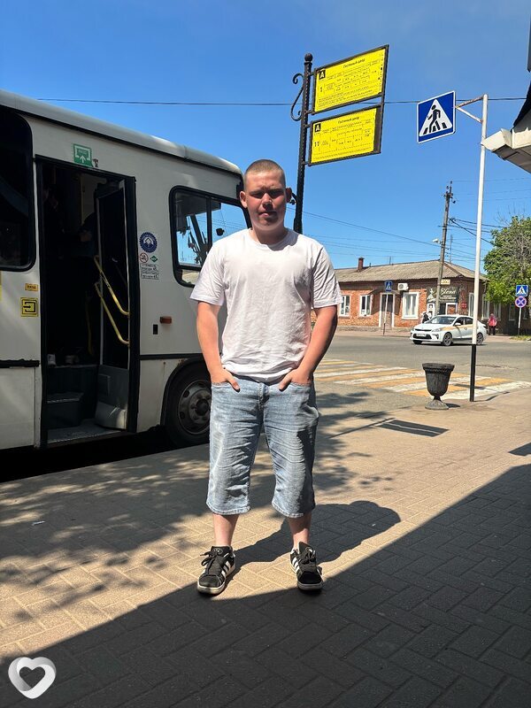 Ваня, 19, Ейске — анкета №2212552