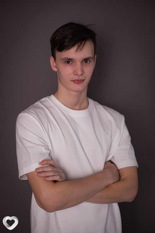 Иван, 20, Москве — анкета №2213132