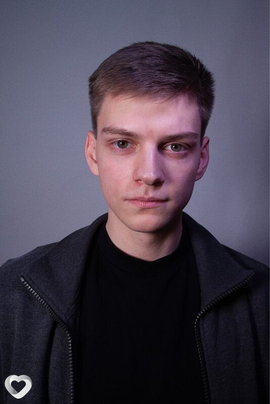Максим, 21, Москве — анкета №2213265