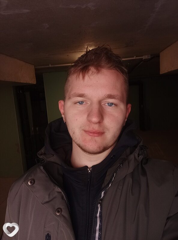 Арсений, 23, Саяногорске — анкета №2213975