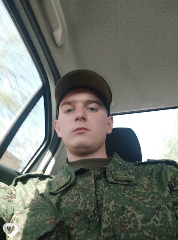 Максим, 21, Симферополе — анкета №2214249