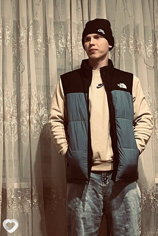 Евгений, 22, Калинковичах — анкета №2215617