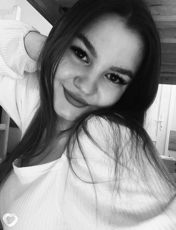 Марина, 23, Омске — анкета №2216949